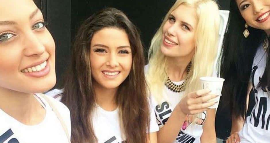 Le selfieà l'origine de la polémique avec Miss Liban Sally Jreige et Miss Israël, .