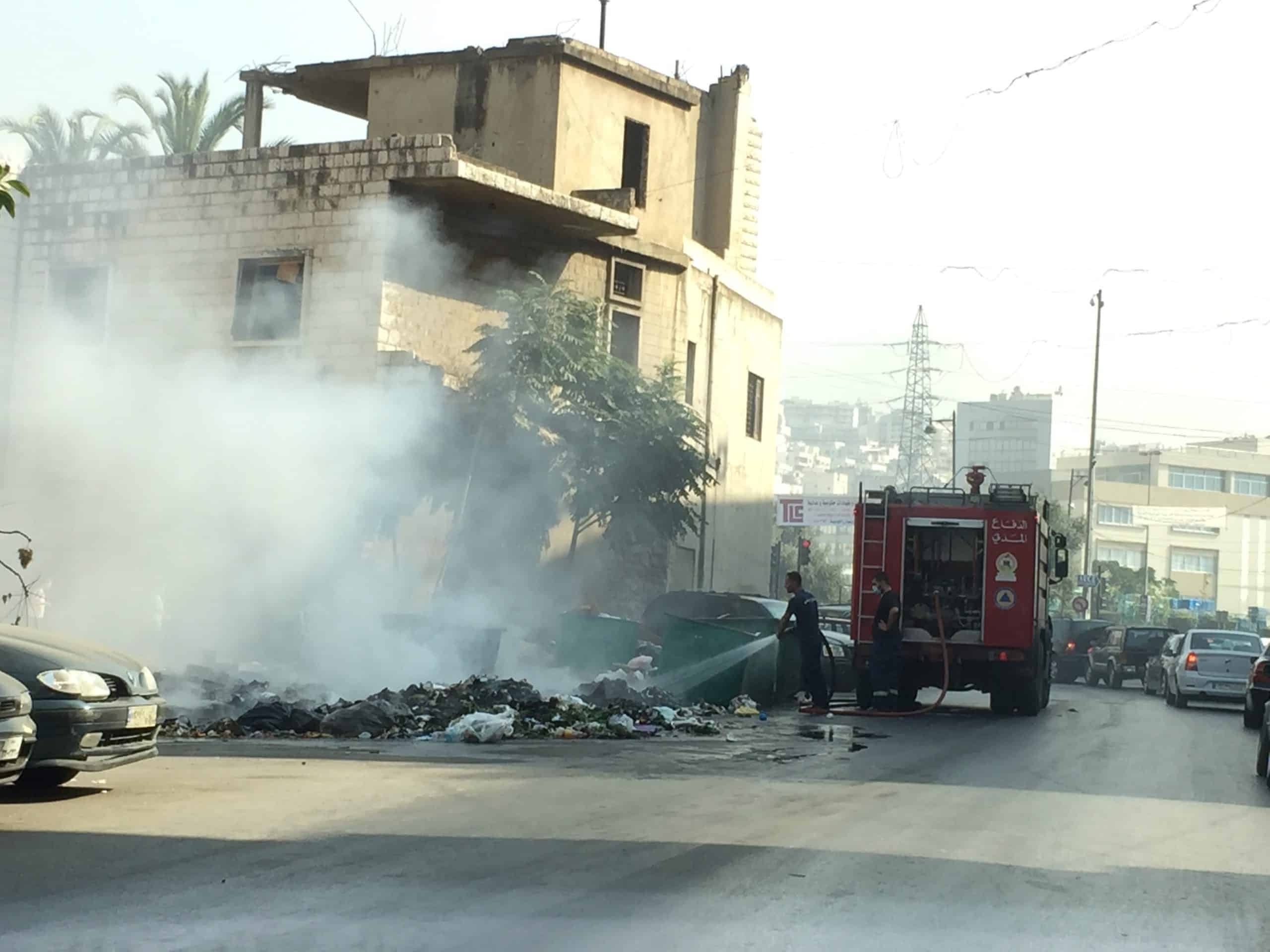 Incendie d'une poubelle dans la banlieue de Beyrouth. Crédit Photo: François el Bacha, tous droits réservés.