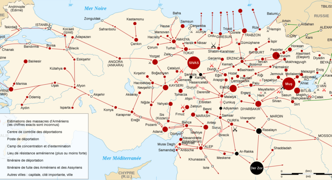 Carte du génocide arménien en 1915. Chaque cercle représente un massacre. Il y en a de trois types de lieux de massacre : les centres de contrôles (en rouge), les postes (en rose) et les camps de concentration et d'extermination (en noir). La taille des cercles indique le nombre relatif d'Arméniens tués. Les épées indiquent les lieux de résistance arménienne : ceux ou elle a été plus forte sont en rouge, et moins forte en noir. Les différentes tailles d'épées ne signifient rien, c'est uniquement dû à un problème de place sur la carte. Les cercles présents en Mer Noire indiquent les Arméniens (principalement des femmes et des enfants) emmenés par bateaux et jetés à la mer.