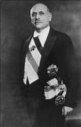 Portrait officiel du Président de la République Béchara Khoury. 