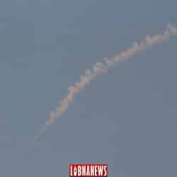 Des traces de leurres lancés le 4 septembre 2018 par des avions israéliens survolant la région du Kesrouan. Crédit Photo: Libnanews.com, tous droits réservés.