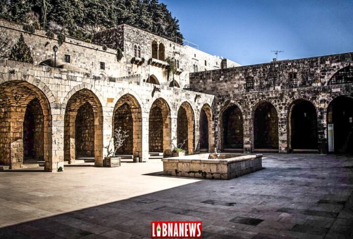 Դեյր էլ Կամարի գոհարների մշակութային կենտրոնը կամ հնագույն Խանջը։