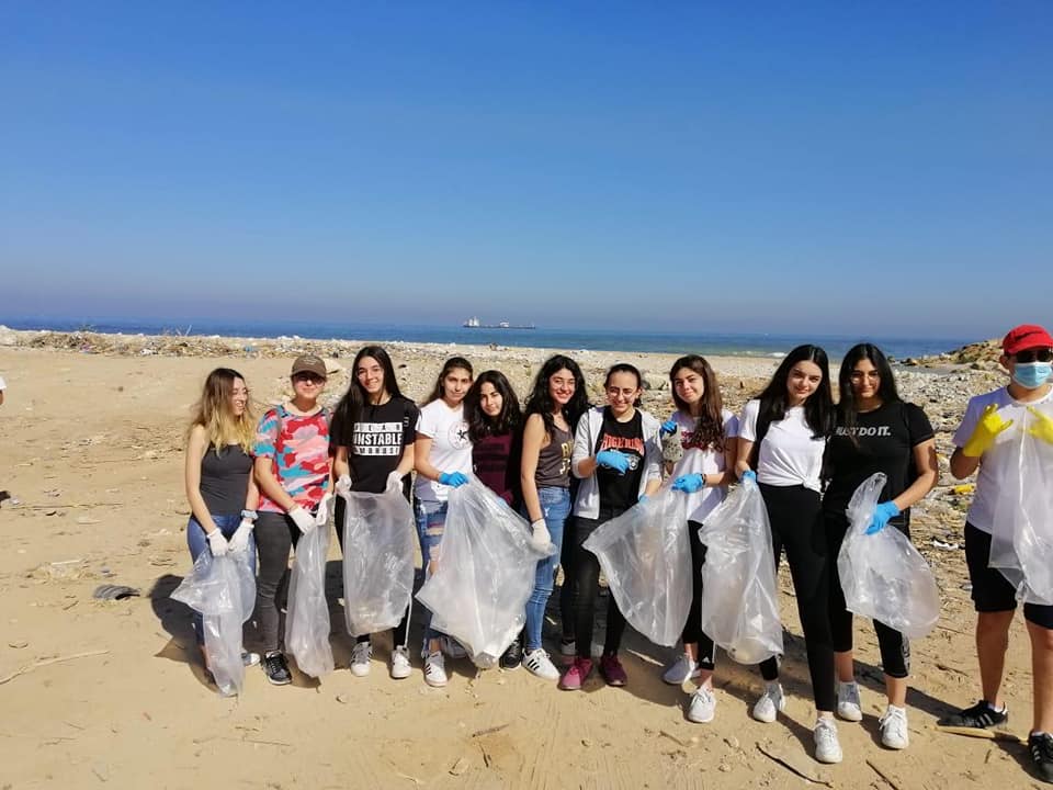 Les libanais nettoient les plages Crédit Photo: Page Facebook de l'opération Big Blue.