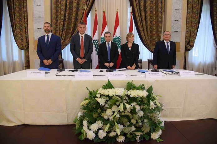Mirros Photo 1 - Panel Dr. Marlen Bakalli, Philippe Lazzarini, le ministre Wael Abou Faour, Roberta Di Lecce et Dr. Fadi Gemayel