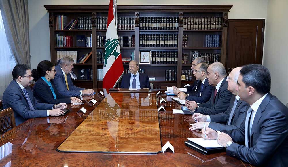 Le coordinateur spécial de l'ONU pour le Liban, avec le Président de la République, le Général Michel Aoun, le 19 novembre 2019. Crédit Photo: Dalati & Nohra