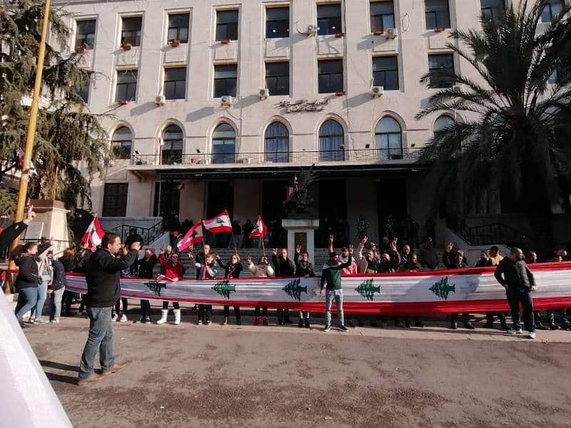 Liban/Jour 51: le Liban toujours en grève alors que des libanais dénoncent avoir été renvoyés de leurs emplois