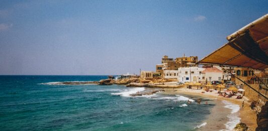 La petite crique de Batroun. Crédit Photo: François el Bacha pour Libnanews.com. Tous droits réservés.