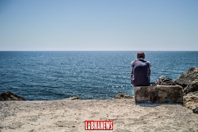 Libnanews Byblos homme mer (1 sur 1)-3