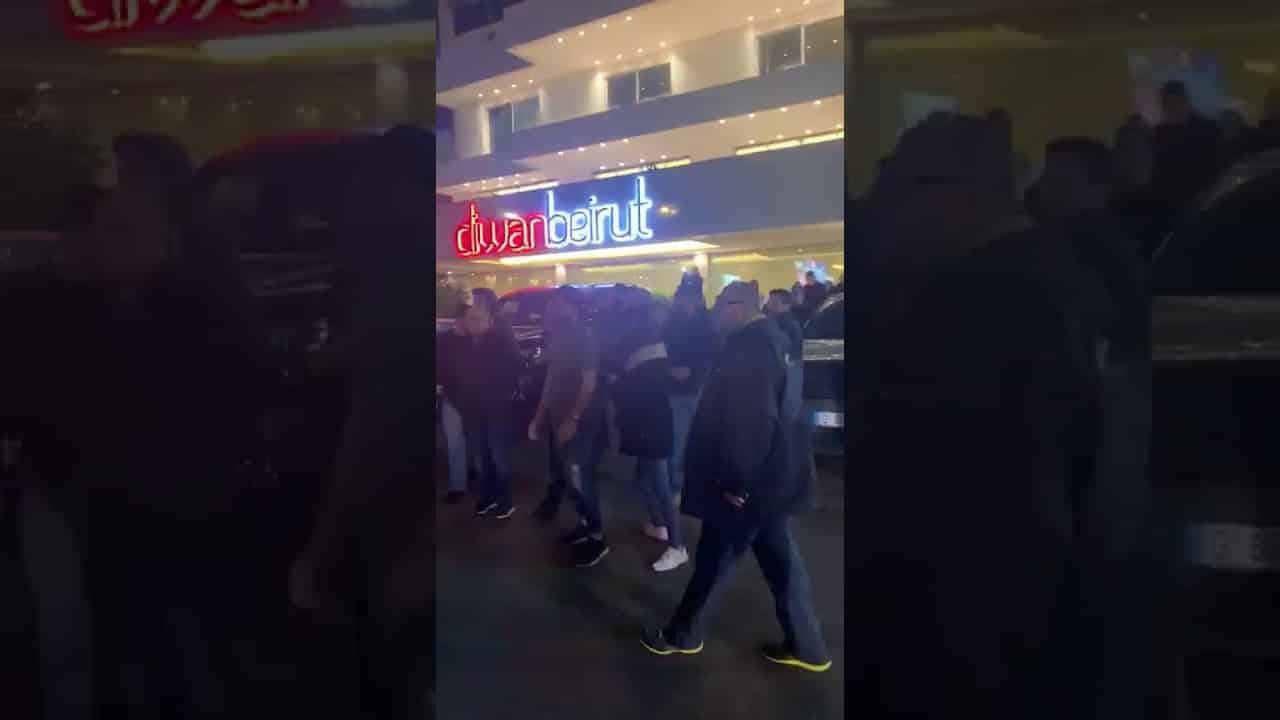 Bagarre entre partisans d’un député et manifestants