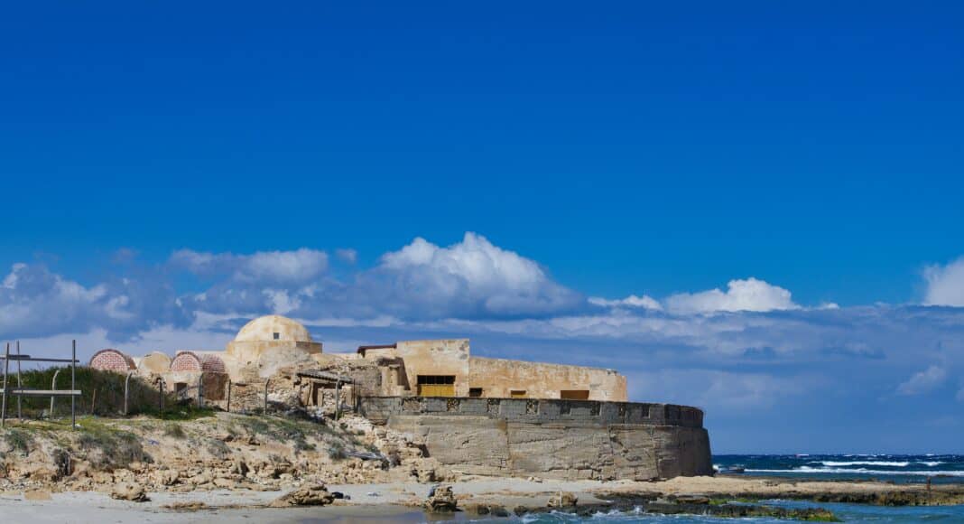 Photo by Ahmed Almakhzanji on Unsplash