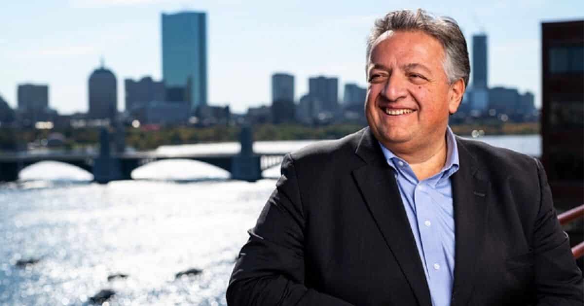 Vaccin contre le Coronavirus: Les Libanais de Moderna (dont le fondateur et patron) prochainement décorés par leur patrie d’origine