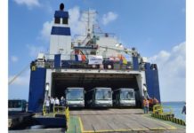 Une flotte de 50 autobus offerts par la France au Liban est arrivée sur le Port de Beyrouth le 23 mai à bord du navire roulier du Groupe CMA CGM, l’Aknoul.