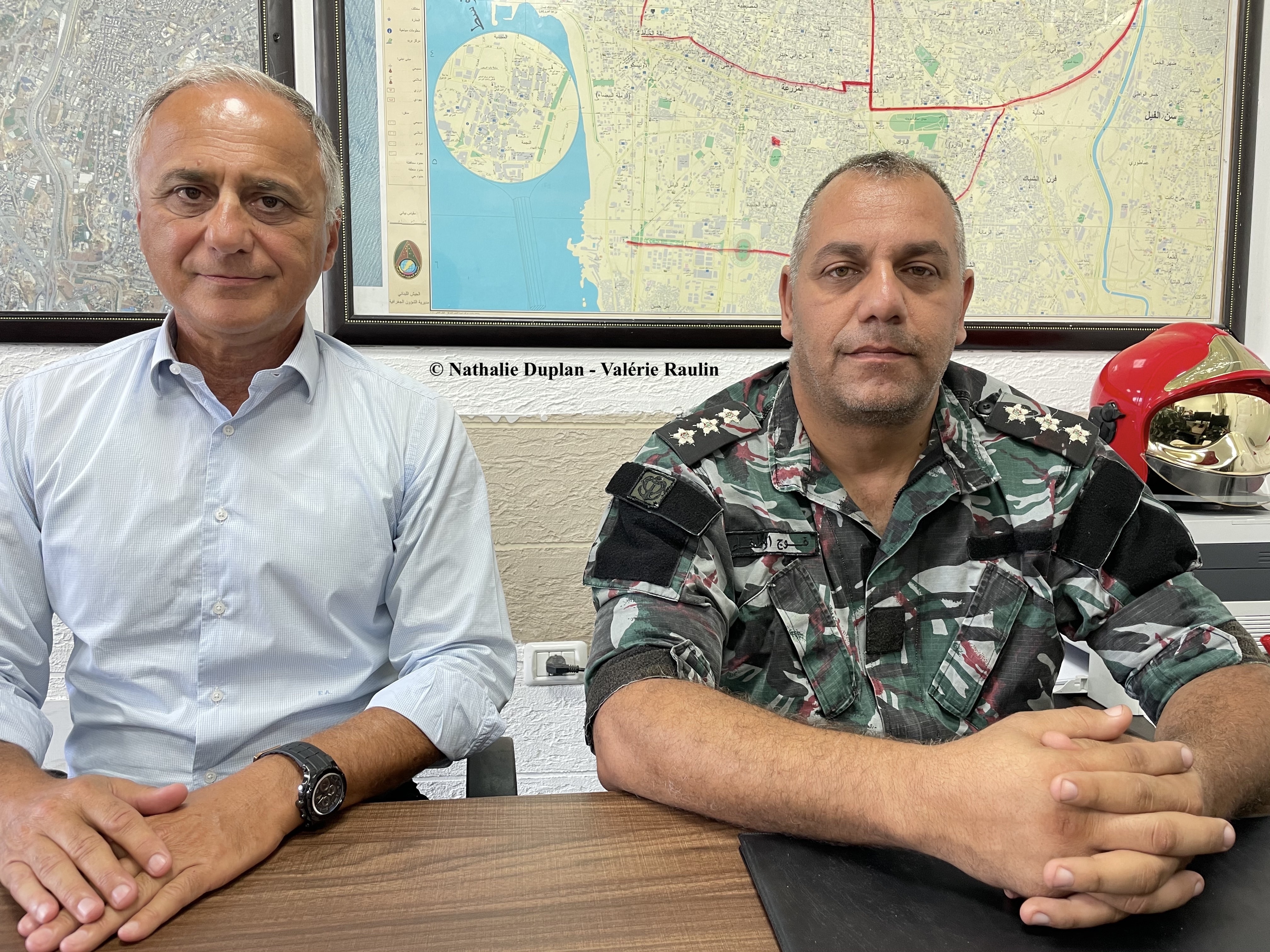 Le Dr Fouad Abou Nader et le capitaine Michel El Murr. © Nathalie Duplan - Valérie Raulin