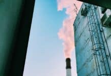 Tribune Libre: L’incursion hollywoodienne via l’oblast de Koursk white and brown tower