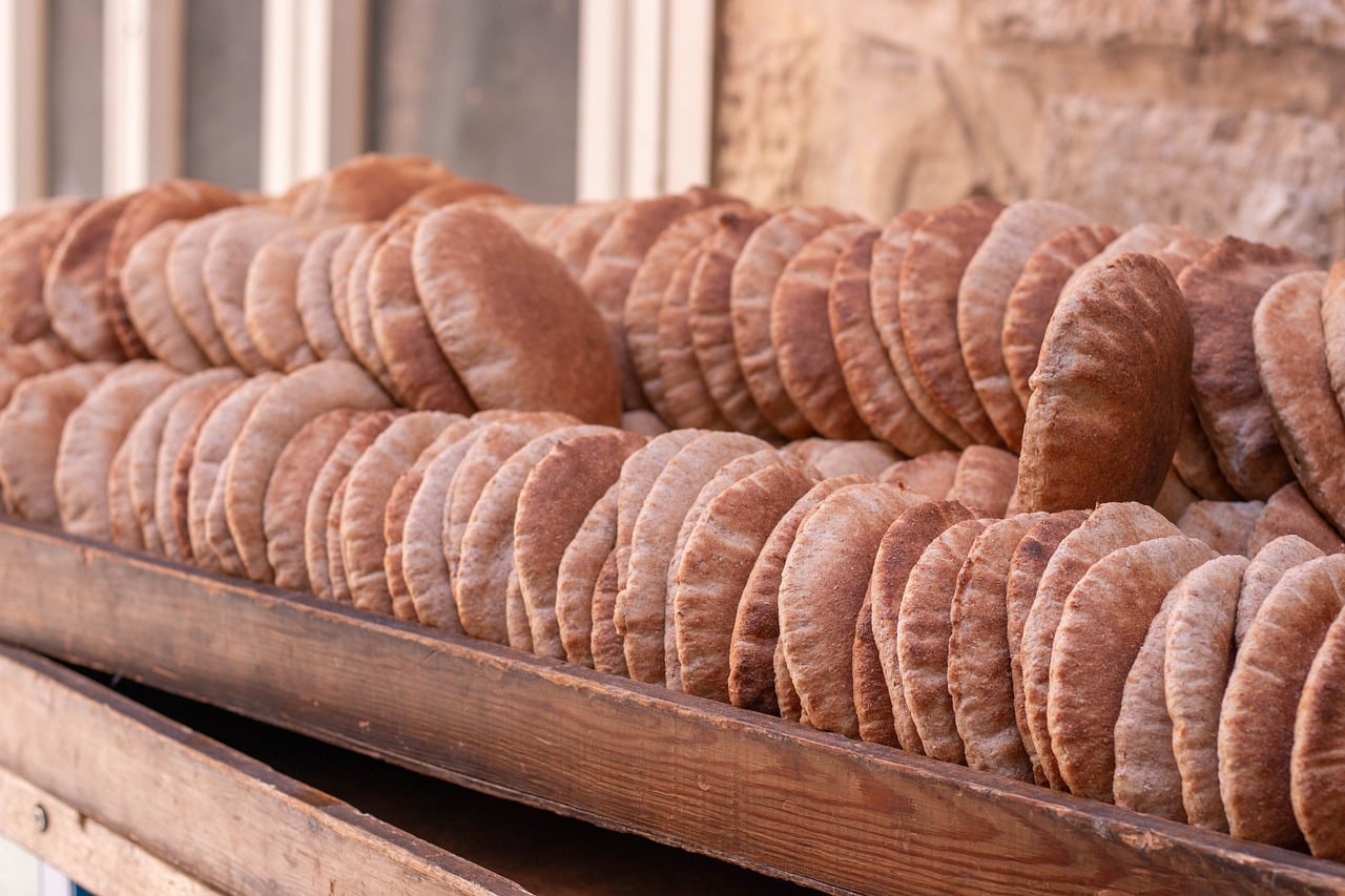 pita bread, pita, food